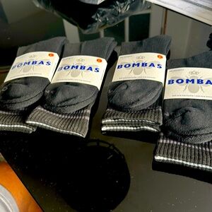 4 pairs brand new Bombas socks size large